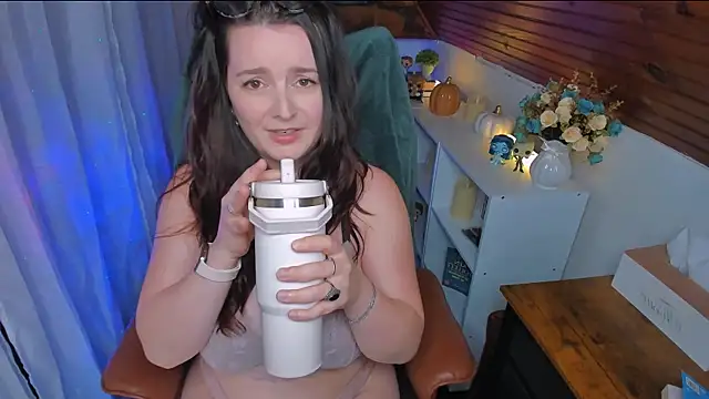 ErinMarshall online show from 27, 4, 2026