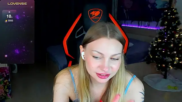 Snapshot of BiMolly chatting on 11, 2, 2026 BiMolly online show from 11, 2, 2026