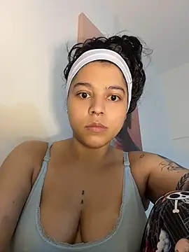 Naiara sex online show from 24, 4, 2026