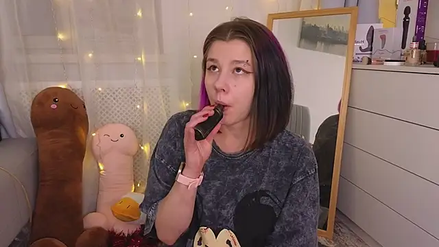 Snapshot of Mira_Falls chatting on 15, 1, 2025 Mira Falls online show from 15, 1, 2025