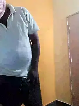 Snapshot of Indianguymohan chatting on 17, 10, 2025 Indianguymohan online show from 17, 10, 2025