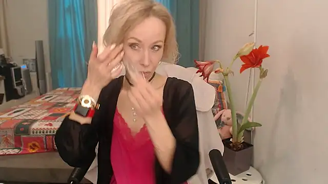 LuxuryNika online show from 15, 4, 2026