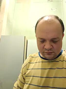 Snapshot of Dimka132 chatting on 21, 12, 2025 Dimka132 online show from 21, 12, 2025