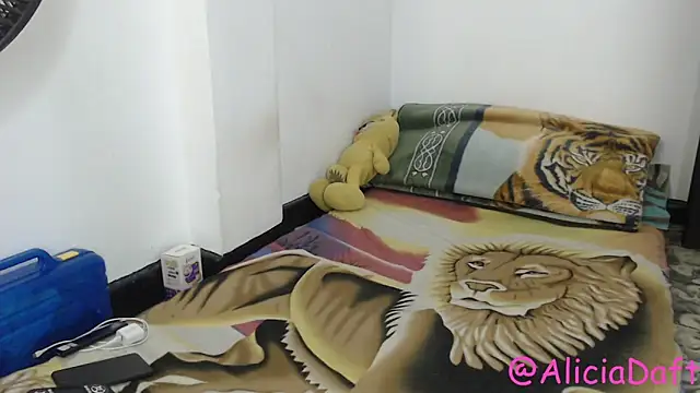 Snapshot of Smoke_trip_Alicia chatting on 1, 5, 2026 Smoke trip Alicia online show from 1, 5, 2026