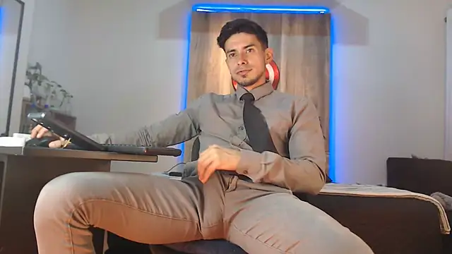 Andrew 4  online show from 5, 11, 2025