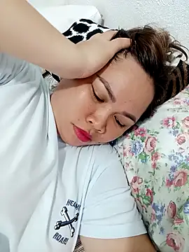 XXLorie 02 online show from 4, 10, 2025