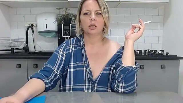 erikaerika online show from 2, 2, 2025