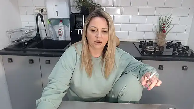 erikaerika online show from 19, 2, 2025