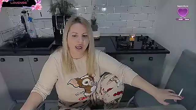 erikaerika online show from 17, 12, 2025