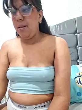Snapshot of ZaidaWet chatting on 11, 6, 2026 ZaidaWet online show from 11, 6, 2026