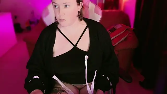 kisicaxx online show from 3, 3, 2025