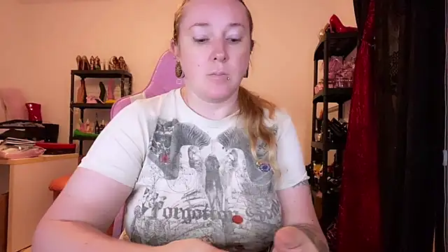 kisicaxx online show from 29, 10, 2025