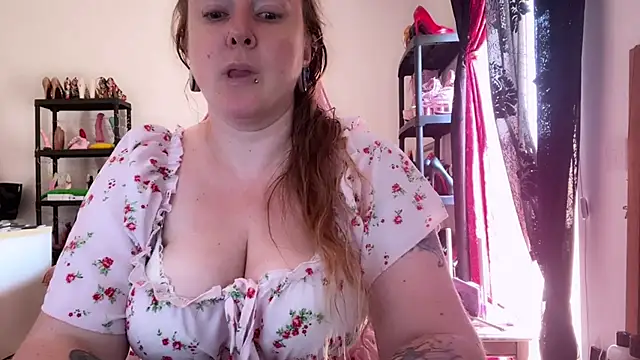 Snapshot of kisicaxx chatting on 24, 6, 2026 kisicaxx online show from 24, 6, 2026