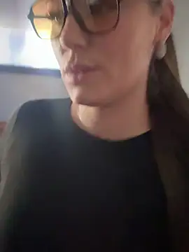 lovely beast online show from 5, 12, 2025