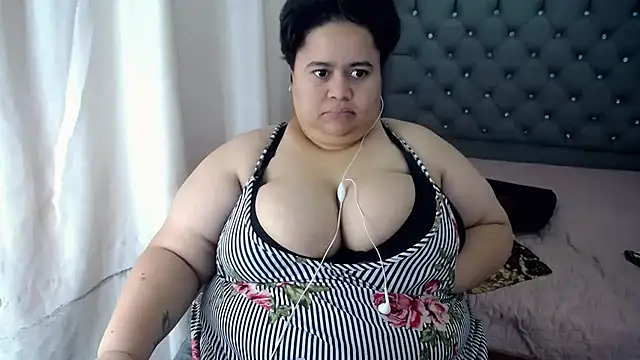 hotlesby4uxxx online show from 13, 12, 2024