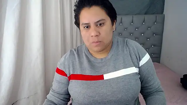 hotlesby4uxxx online show from 26, 12, 2024