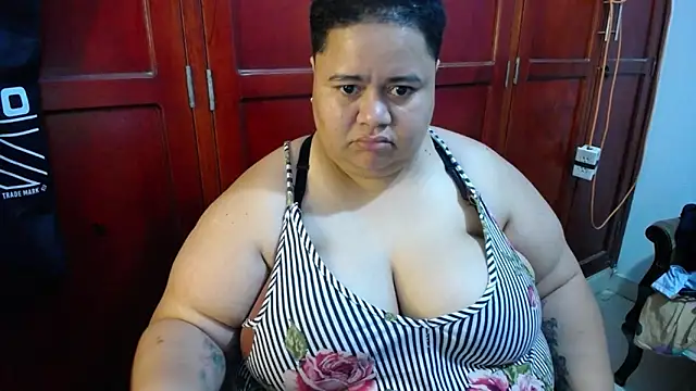 Snapshot of hotlesby4uxxx chatting on 5, 5, 2026 hotlesby4uxxx online show from 5, 5, 2026