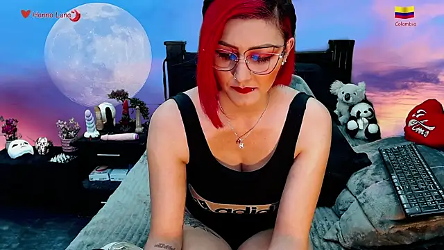 Hanna Luna online show from 9, 1, 2025