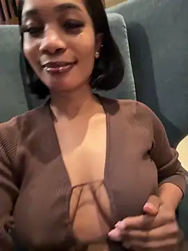 Snapshot of __Nessa__ chatting on 22, 11, 2025 Nessa online show from 22, 11, 2025