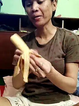 Snapshot of QueenSoreal chatting on 21, 4, 2026 QueenSoreal online show from 21, 4, 2026