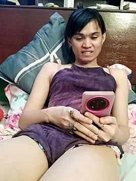 Snapshot of QueenSoreal chatting on 10, 5, 2026 QueenSoreal online show from 10, 5, 2026