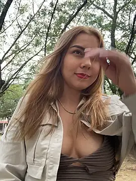 Brittanyrosexx online show from 3, 2, 2026