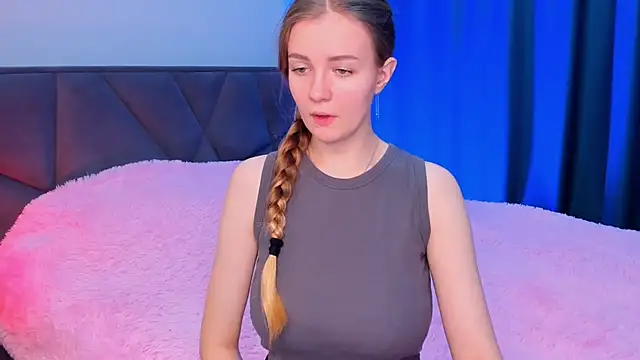 SweetMilkis online show from 12, 12, 2024