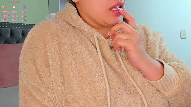 Kyllie B online show from 25, 11, 2025