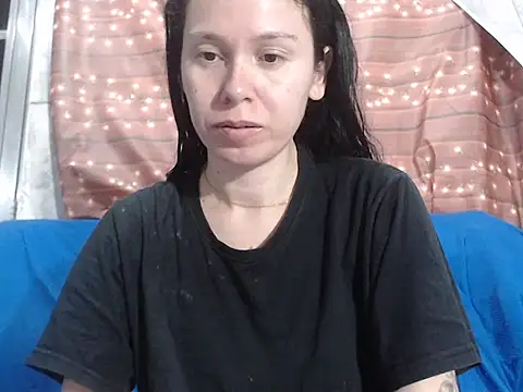 Snapshot of Venusluxodomme chatting on 8, 10, 2025 Venusluxodomme online show from 8, 10, 2025