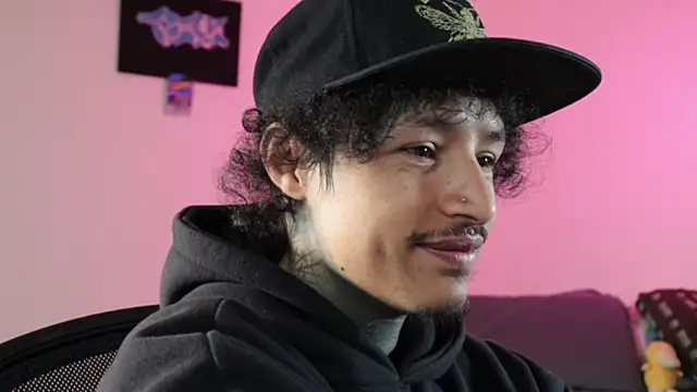 Snapshot of trieone chatting on 24, 7, 2026 trieone online show from 24, 7, 2026