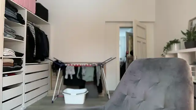 Snapshot of Viola_Beck chatting on 5, 2, 2026 Viola Beck online show from 5, 2, 2026