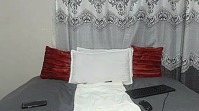 NikkyJigglesX online show from 4, 10, 2025