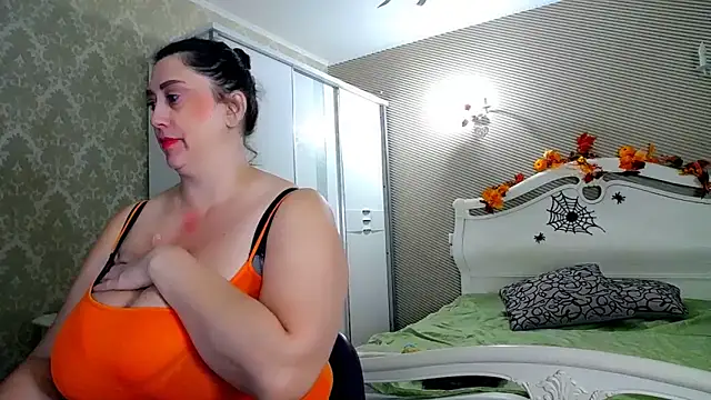 Snapshot of Evelyn_Shy chatting on 5, 11, 2025 Evelyn Shy online show from 5, 11, 2025