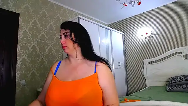 Snapshot of Evelyn_Shy chatting on 18, 12, 2025 Evelyn Shy online show from 18, 12, 2025