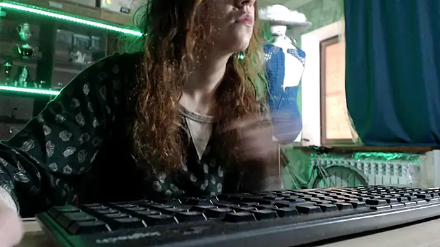 Snapshot of pa1e_pr1ncess chatting on 3, 5, 2026 pa1e pr1ncess online show from 3, 5, 2026