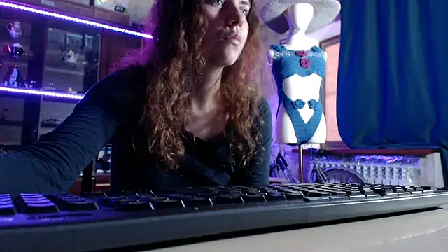 Snapshot of pa1e_pr1ncess chatting on 10, 5, 2026 pa1e pr1ncess online show from 10, 5, 2026