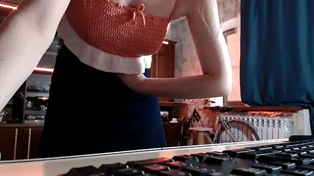Snapshot of pa1e_pr1ncess chatting on 17, 5, 2026 pa1e pr1ncess online show from 17, 5, 2026