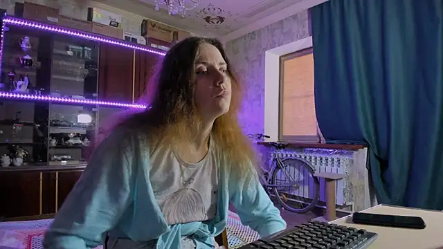 Snapshot of pa1e_pr1ncess chatting on 28, 5, 2026 pa1e pr1ncess online show from 28, 5, 2026