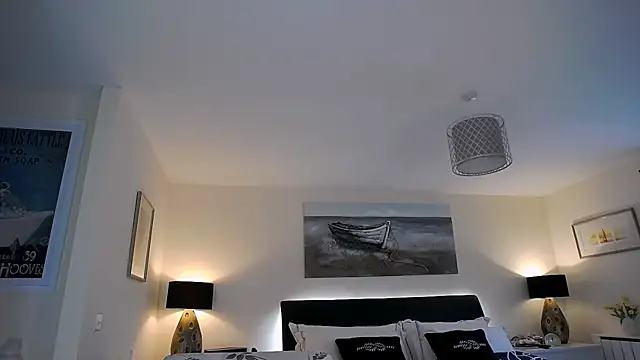 AlbanyWhite online show from 18, 5, 2026