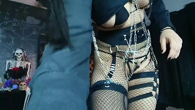 Snapshot of AlexHoe_ chatting on 19, 12, 2025 AlexHoe online show from 19, 12, 2025