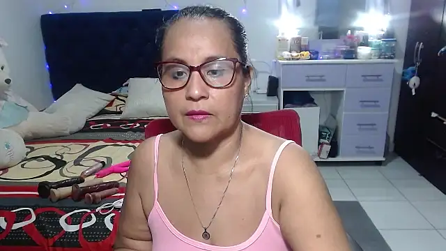 pervert mommy  online show from 3, 4, 2026