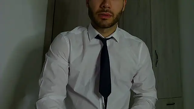 Snapshot of Justynn1 chatting on 14, 11, 2025 Justynn1 online show from 14, 11, 2025