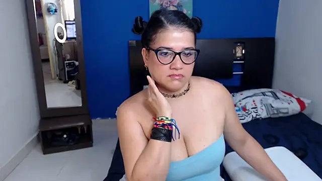 Snapshot of GlendaStarx chatting on 8, 5, 2026 GlendaStarx online show from 8, 5, 2026