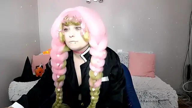 Estheri online show from 27, 10, 2025