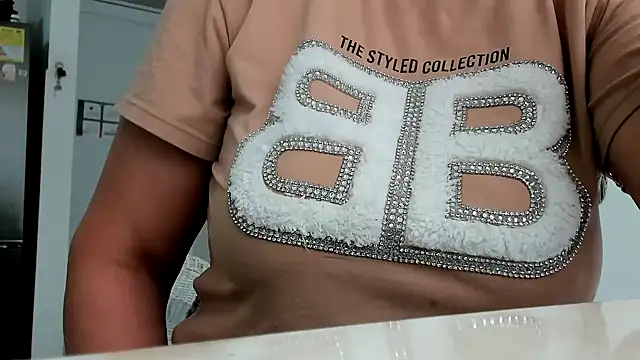 SexyCaitlynHot online show from 3, 11, 2025