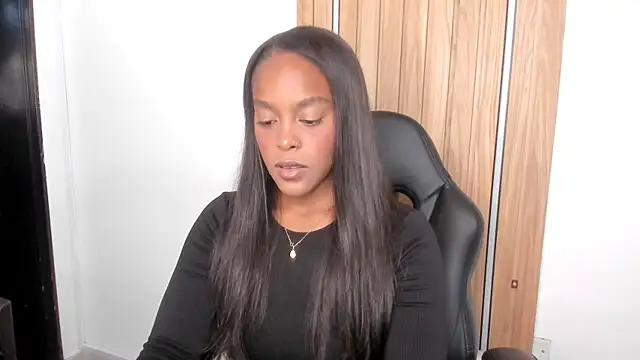 Snapshot of Emma_jonness chatting on 12, 5, 2026 Emma jonness online show from 12, 5, 2026