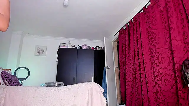 Snapshot of AlondraDiossa03 chatting on 17, 12, 2024 AlondraDiossa03 online show from 17, 12, 2024