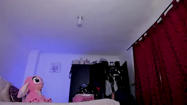 Snapshot of AlondraDiossa03 chatting on 4, 2, 2025 AlondraDiossa03 online show from 4, 2, 2025