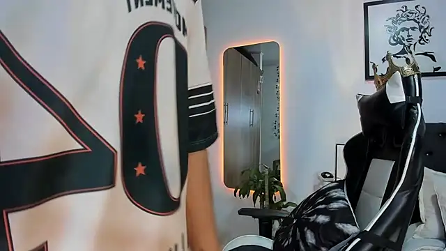 AlanNaughty online show from 3, 3, 2026