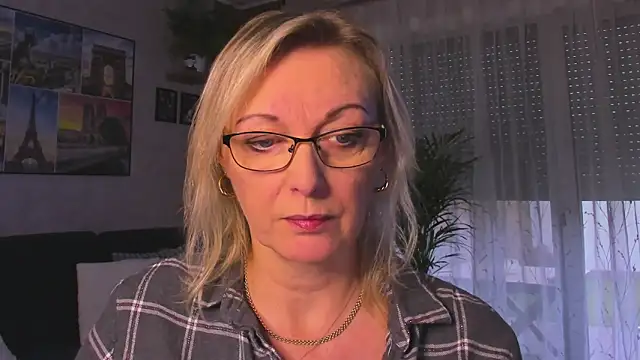 vanessa chat online show from 23, 11, 2025